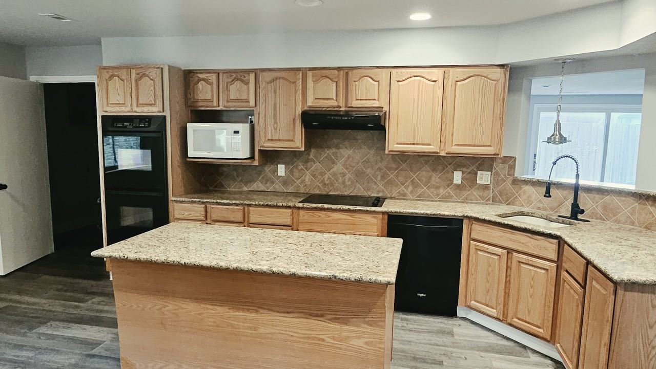 2509 Parkside Dr #NA - Photo 5 of 11