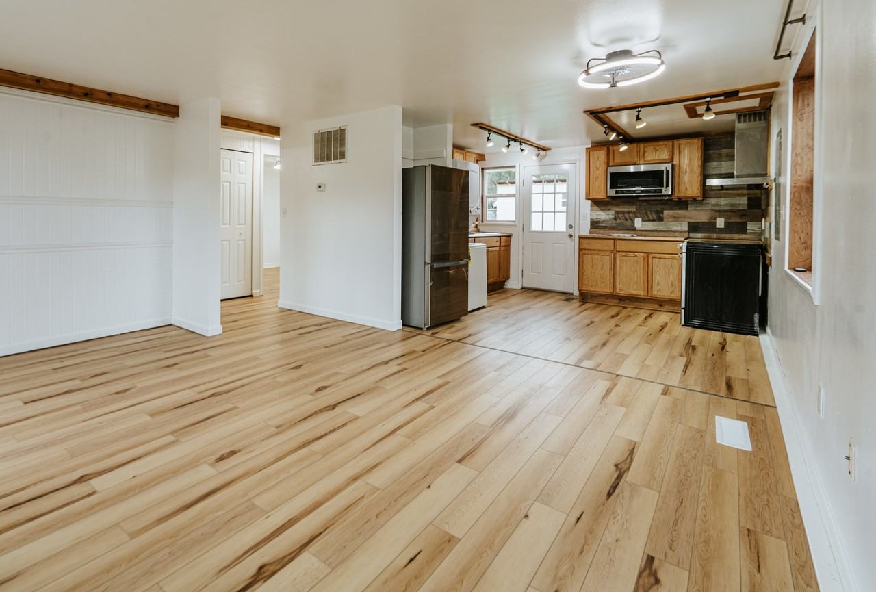 1602 Nunaka Dr #NA - Photo 7 of 8