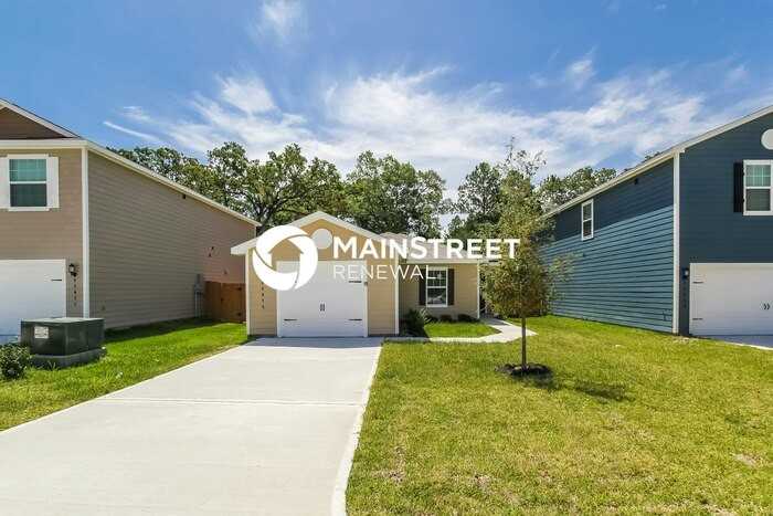 23075 Bellini Dr - Photo 3 of 16