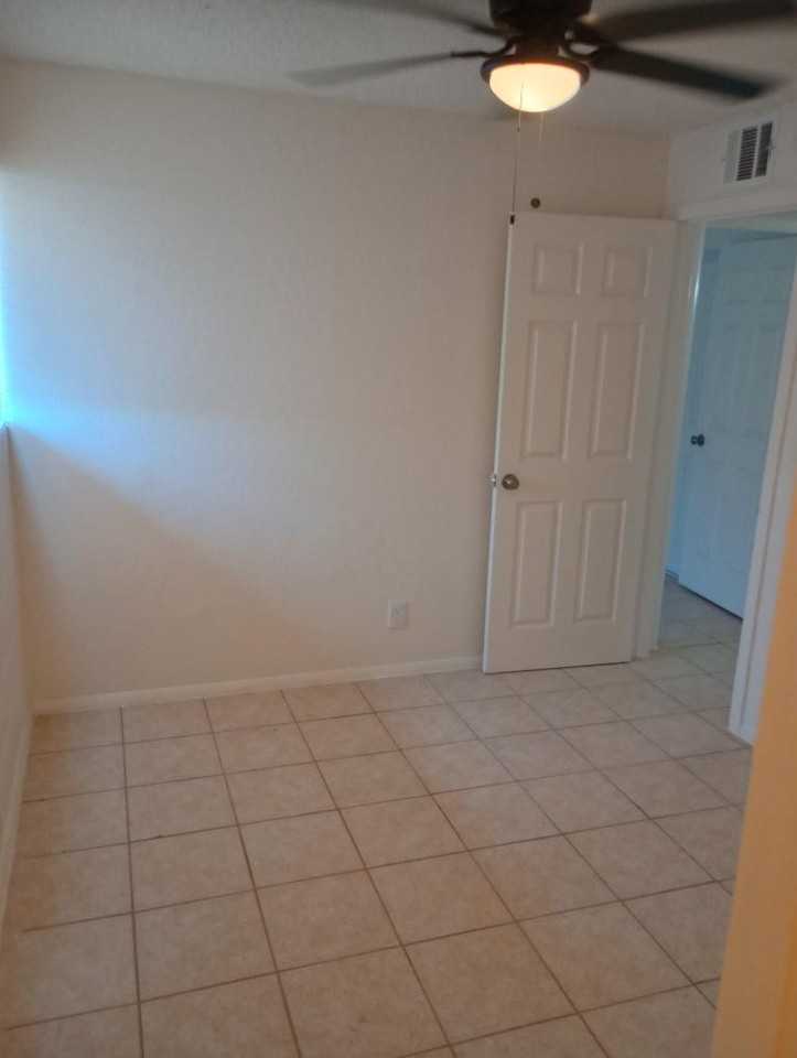 401 N D St #13 - Photo 5 of 20