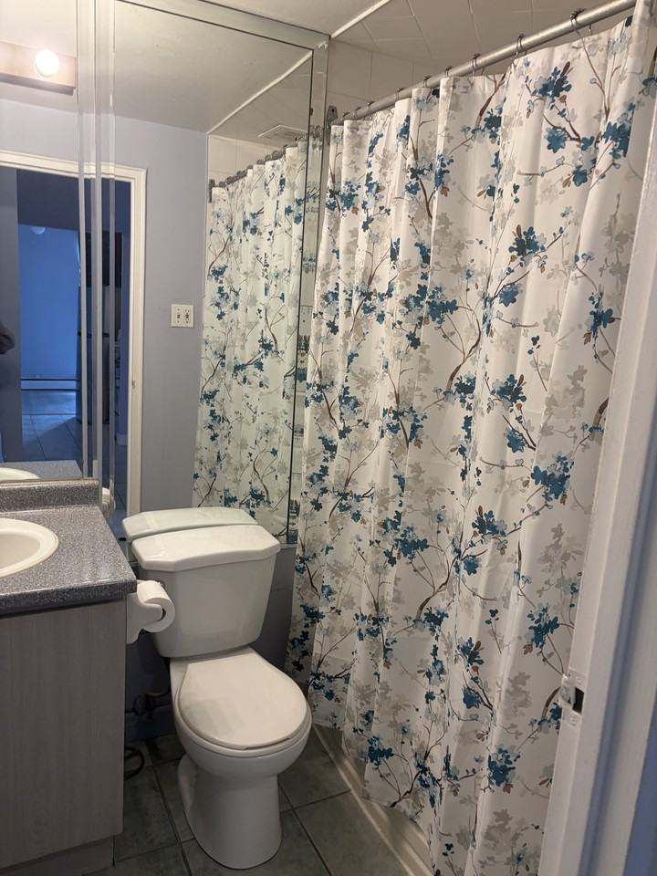 81 Charlton Avenue East #504 - Photo 5 of 10