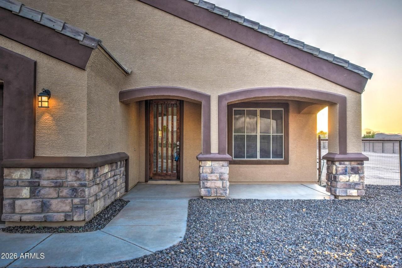 28196 N Edwards Rd - Photo 3 of 6