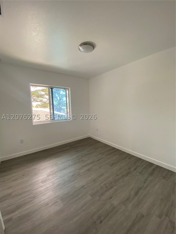 1781 Nw 65th St #1783 - Photo 4 of 8