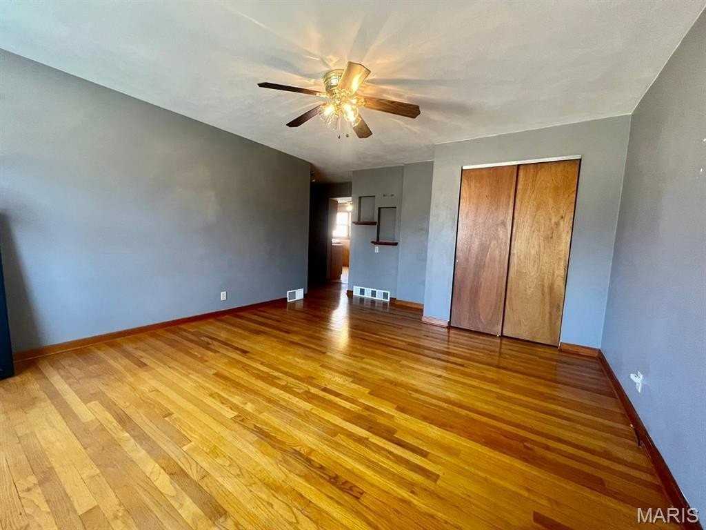 3338 Elm St - Photo 3 of 9