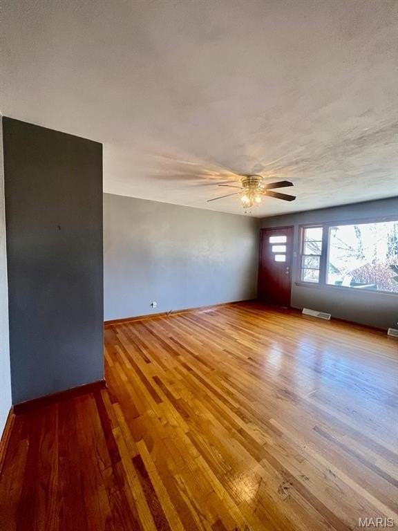 3338 Elm St - Photo 4 of 9