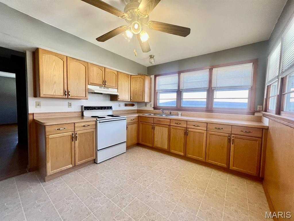 3338 Elm St - Photo 6 of 9