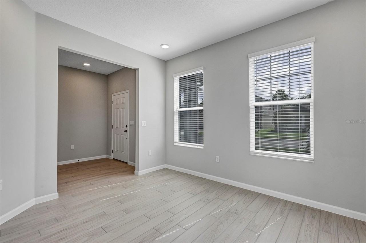 518 Lady Palm St - Photo 4 of 50