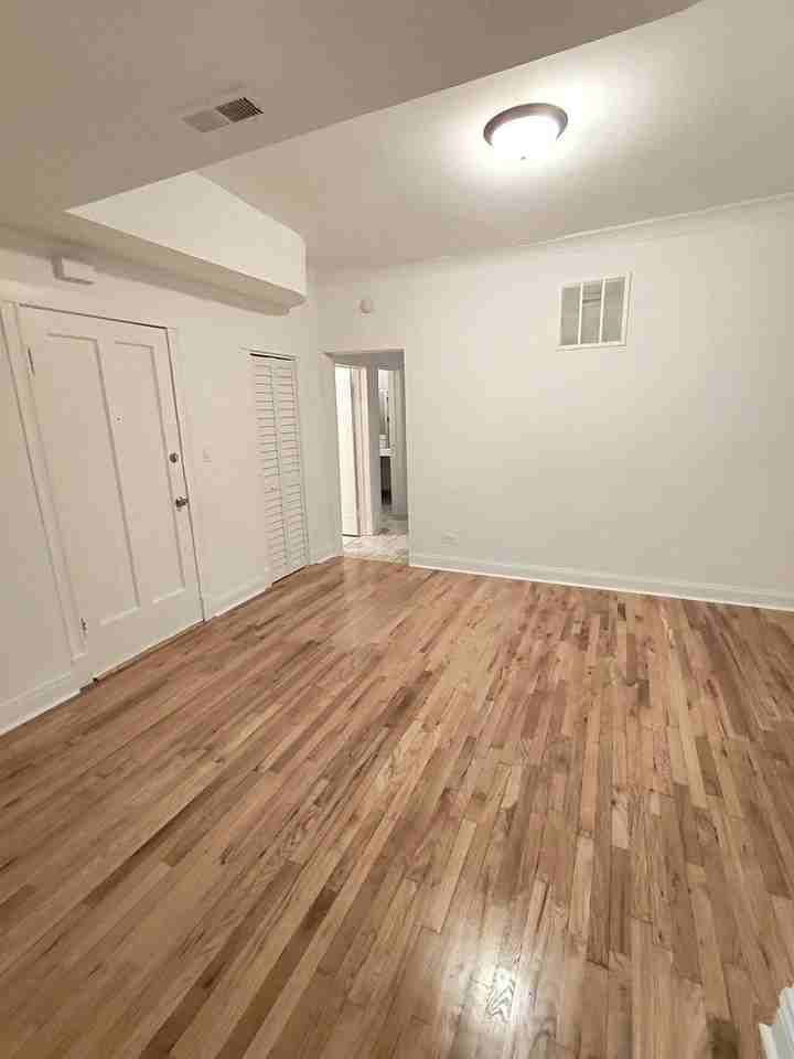 1255 N Harding Ave #2S - Photo 4 of 13