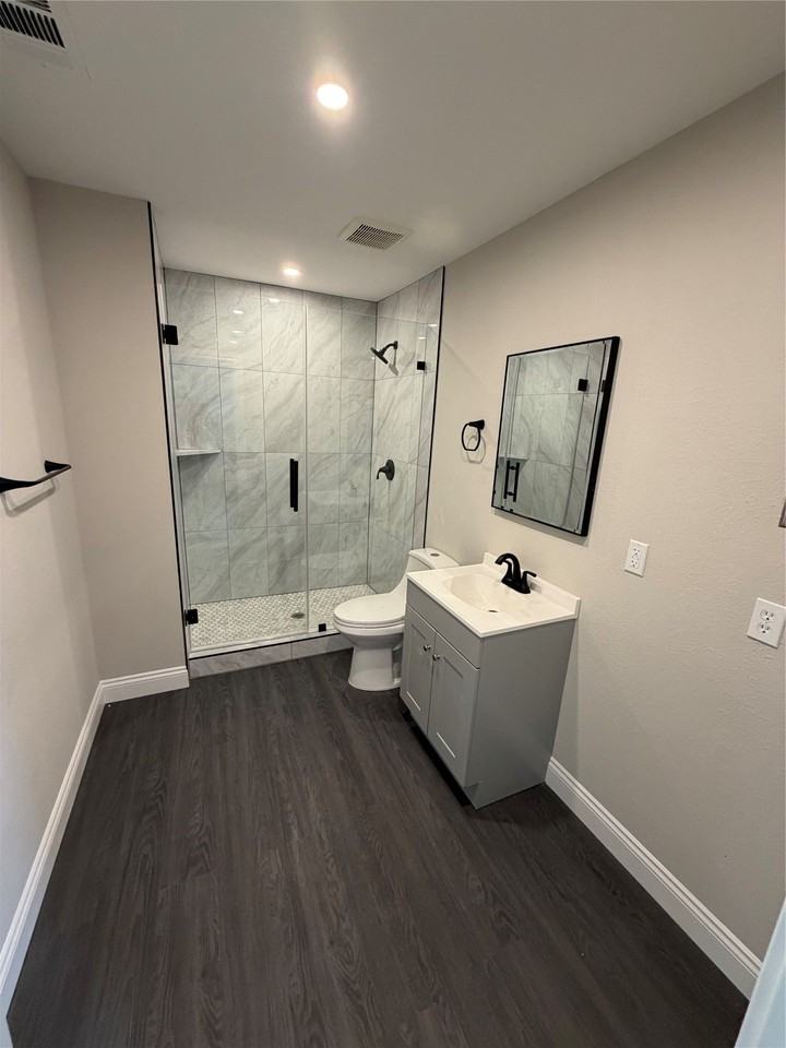 2579 Springvale Dr - Photo 2 of 9