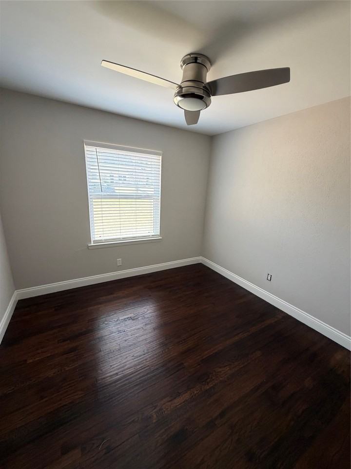 2579 Springvale Dr - Photo 5 of 9