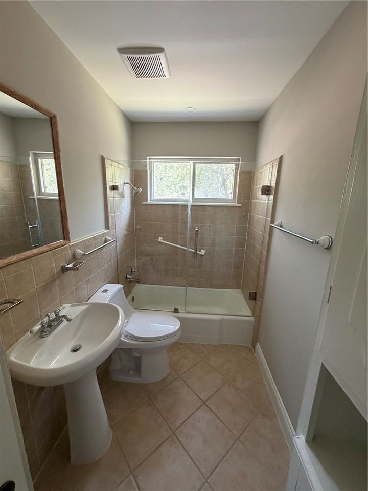2579 Springvale Dr - Photo 6 of 9