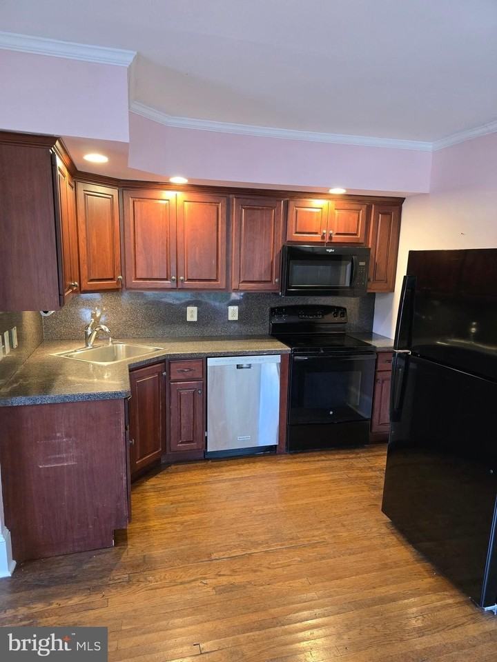 54 W State St #2 - Photo 2 of 12