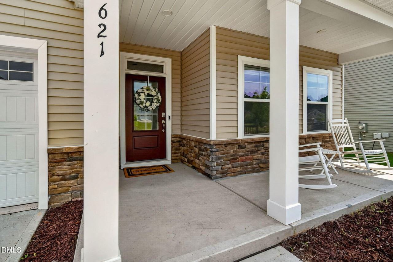 621 Bronco Cir - Photo 3 of 50