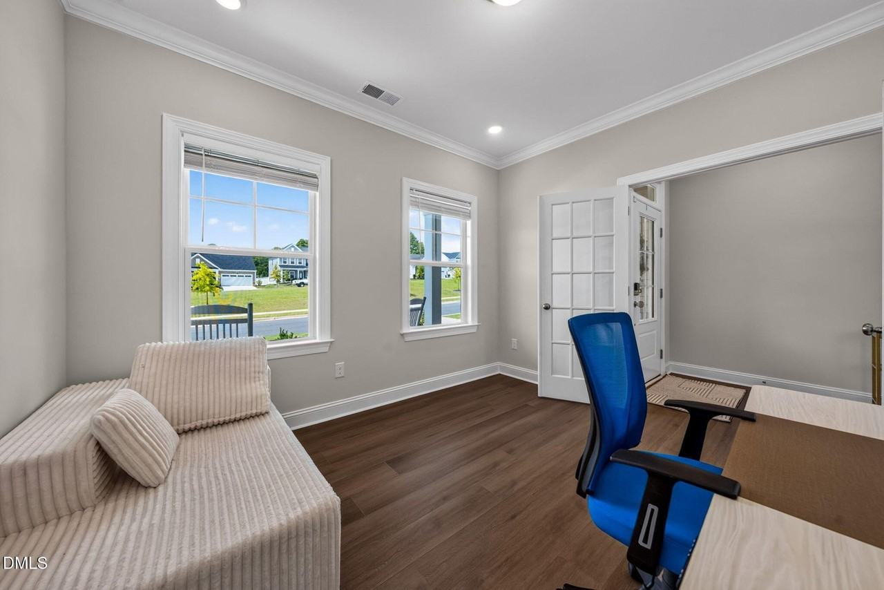 621 Bronco Cir - Photo 6 of 50