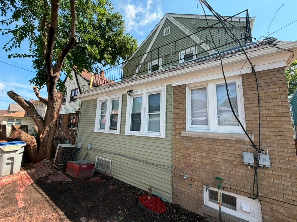 3215 N 53rd St - Photo 3 of 6