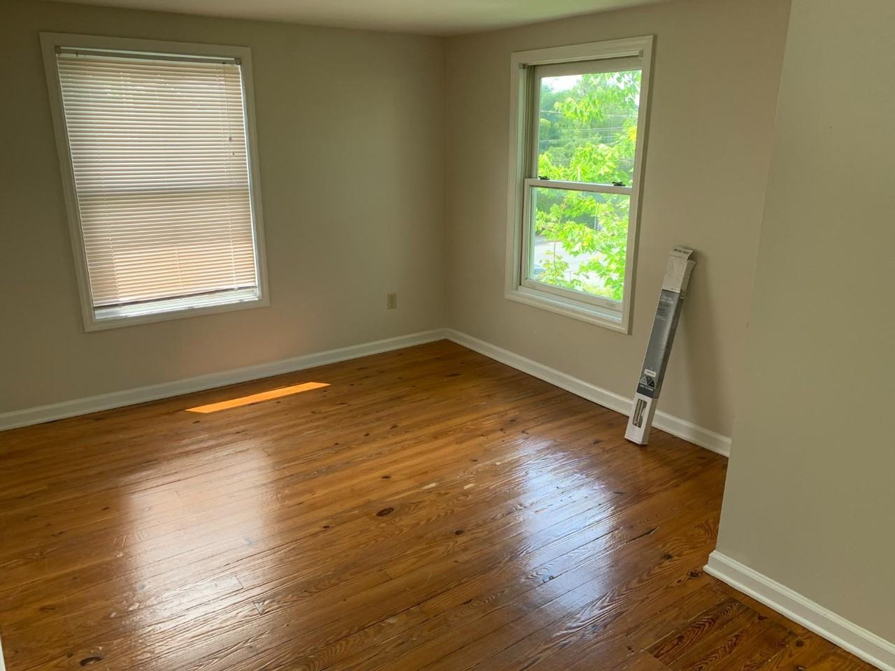 230 Chicago Ave - Photo 4 of 21