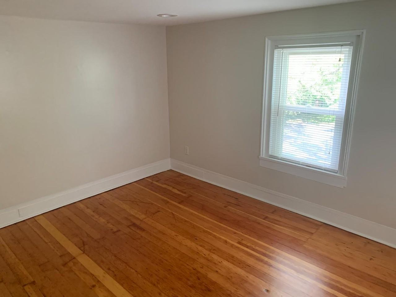 230 Chicago Ave - Photo 5 of 21