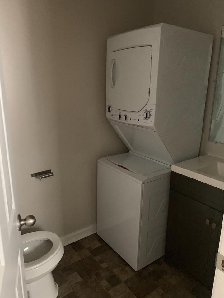 230 Chicago Ave - Photo 7 of 21