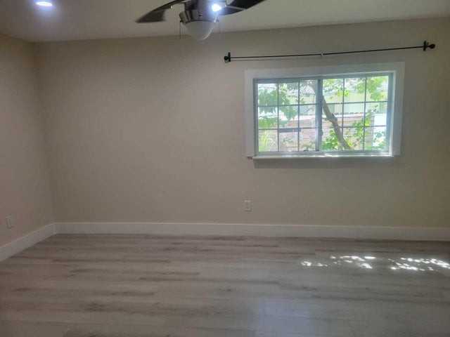 5337 Northwest 5th Street - Photo 4 of 8