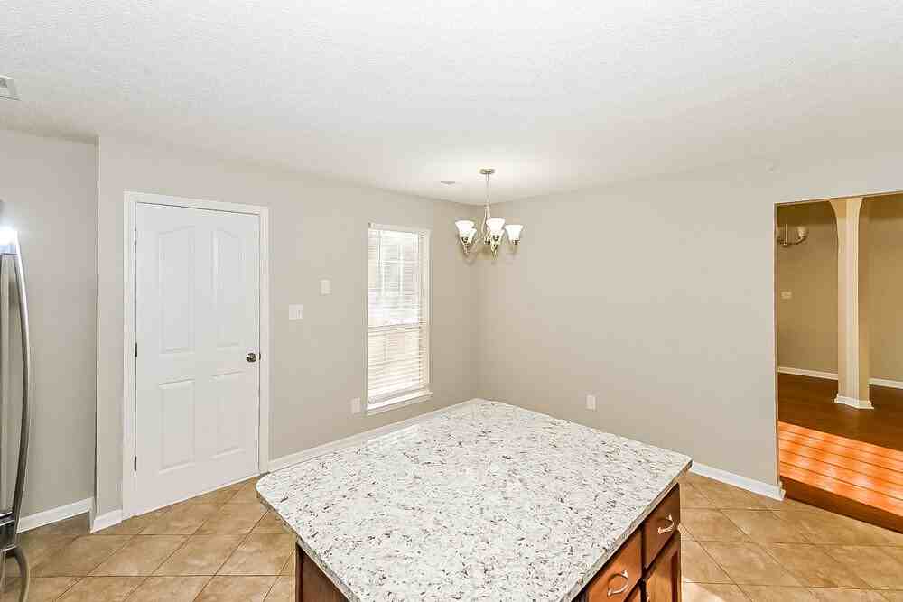 5333 Doe Ln - Photo 5 of 16