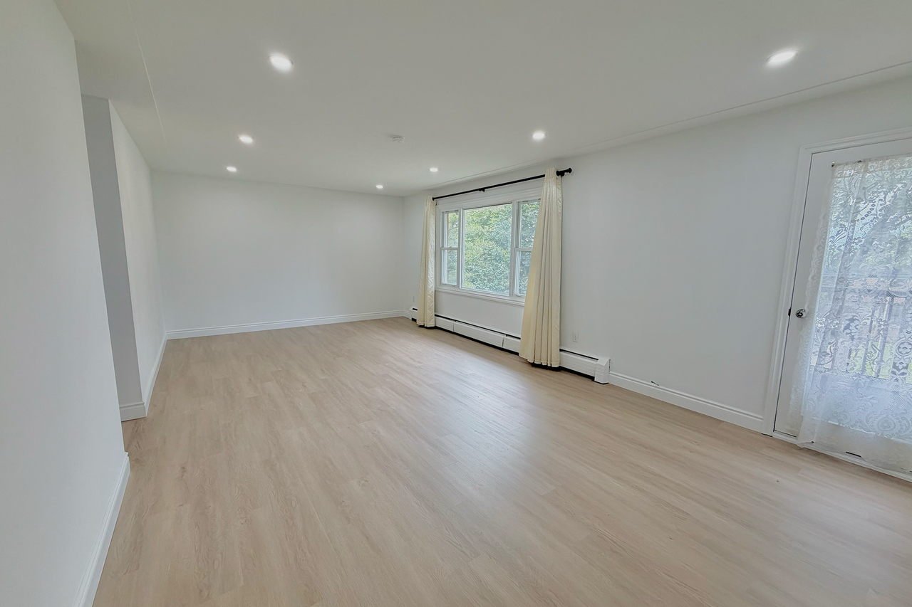 1023 Eagle Drive - Photo 3 of 20