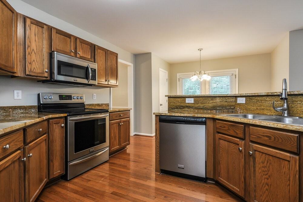 5008 Cupine Ct - Photo 6 of 15