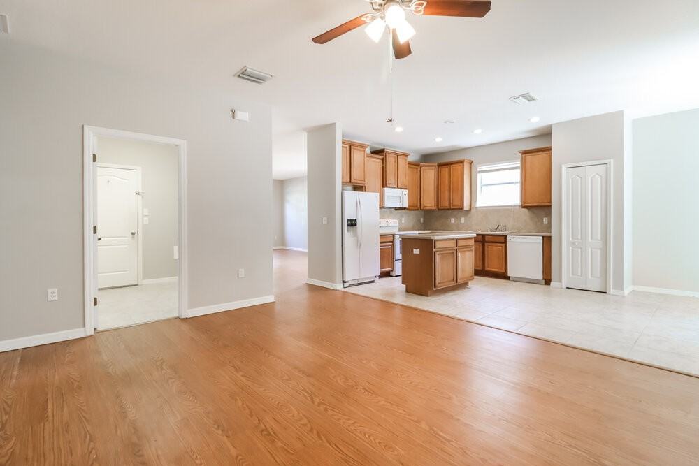 11746 Colony Lakes Blvd - Photo 3 of 16
