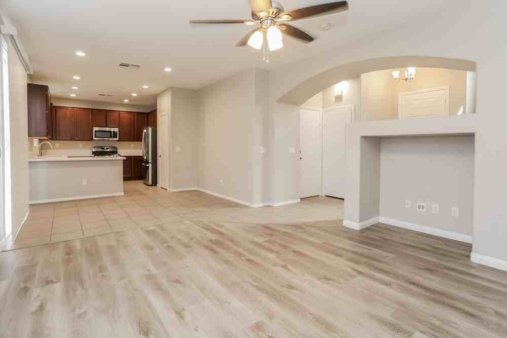 5545 Ayers Cliff St - Photo 5 of 17