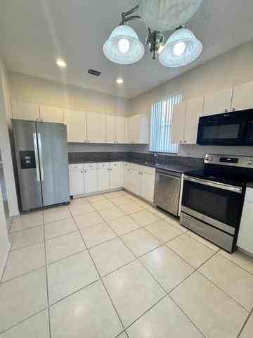10895 Fillmore Drive