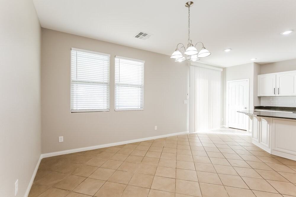 10747 Iona Island Ave - Photo 6 of 17