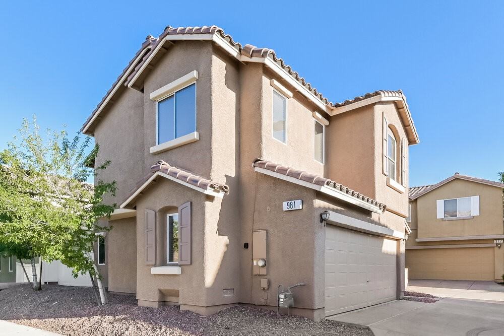 981 Medina De Leon Ave - Photo 4 of 17