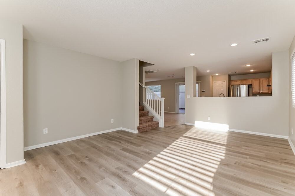 981 Medina De Leon Ave - Photo 5 of 17