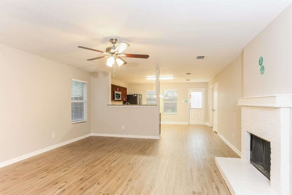 8126 Stowe Springs Ln - Photo 3 of 16