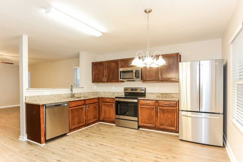 8126 Stowe Springs Ln - Photo 7 of 16