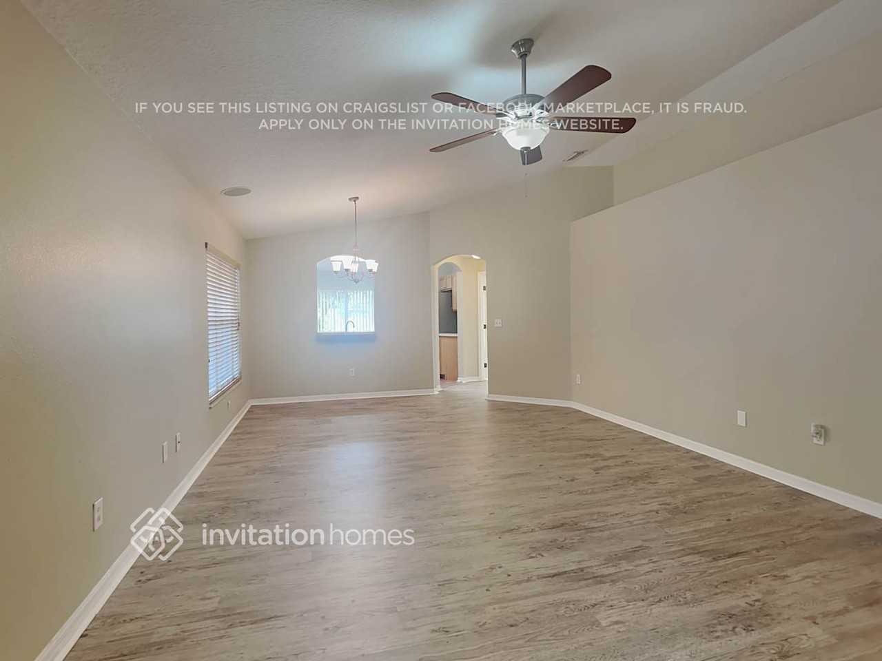 8111 Canterbury Lake Blvd - Photo 4 of 17