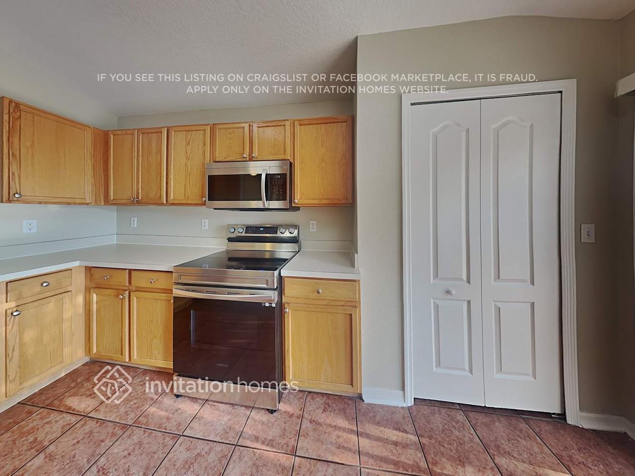 8111 Canterbury Lake Blvd - Photo 6 of 17