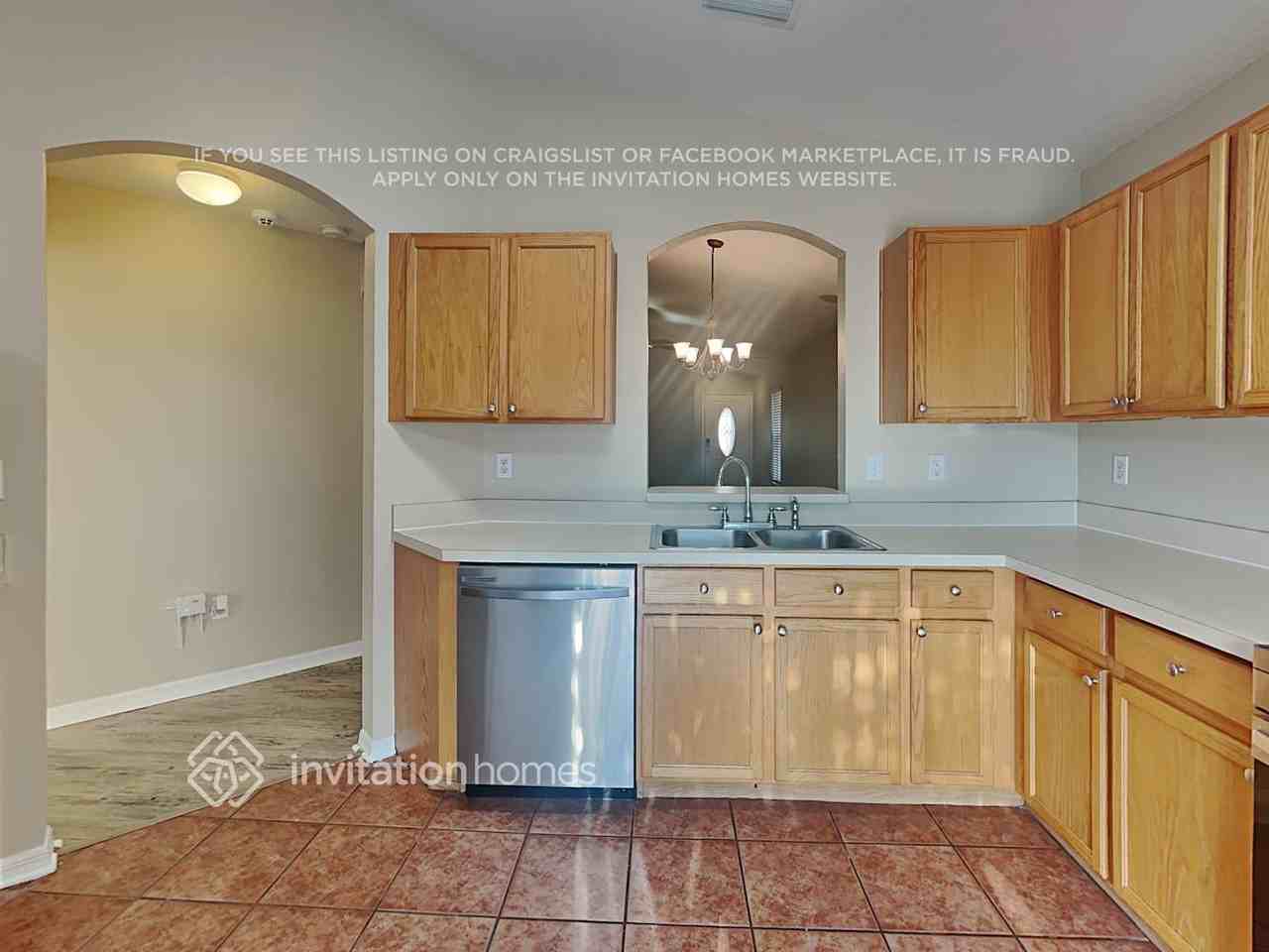 8111 Canterbury Lake Blvd - Photo 7 of 17