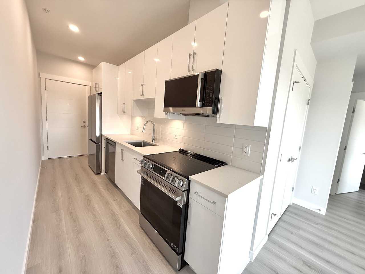 8423 Cedar Street #601 - Photo 3 of 12