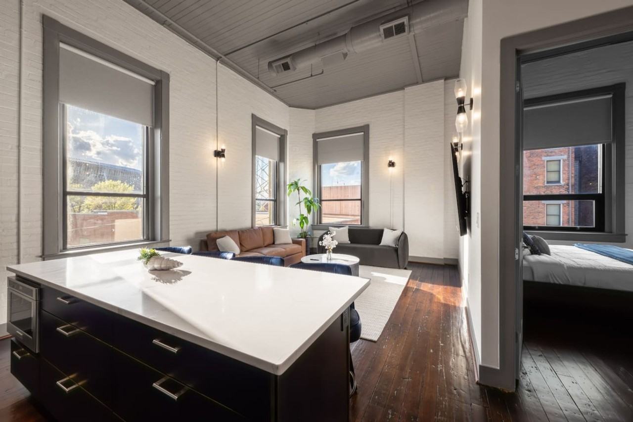 21 East 15th Street - Photo 2 of 100
