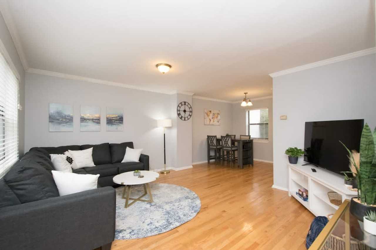 615 Biltmore Ave #1597140P - Photo 2 of 15
