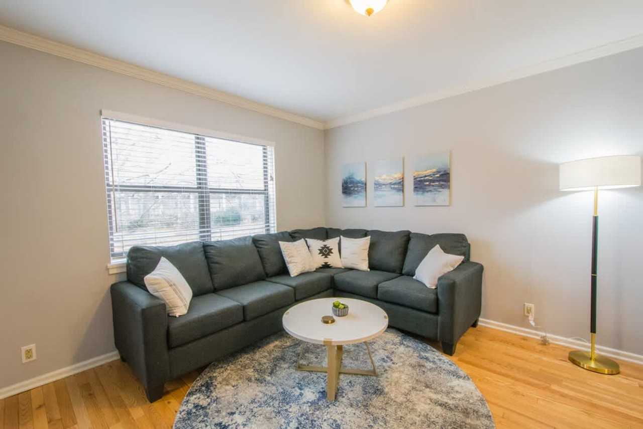 615 Biltmore Ave #1597140P - Photo 3 of 15