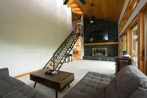 featured image of 201 Bluebird Ln