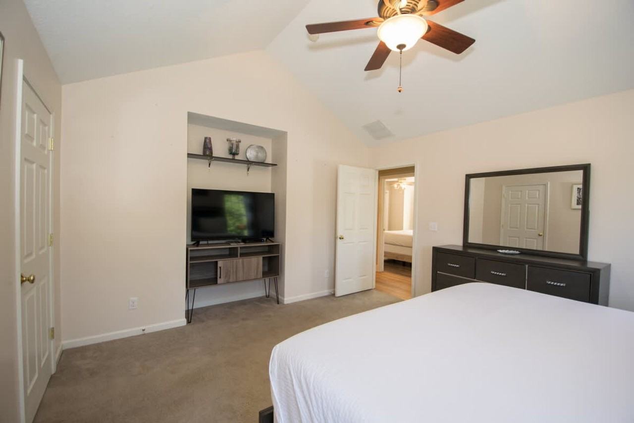 44 Charles Marlowe Dr #1597163P - Photo 7 of 29