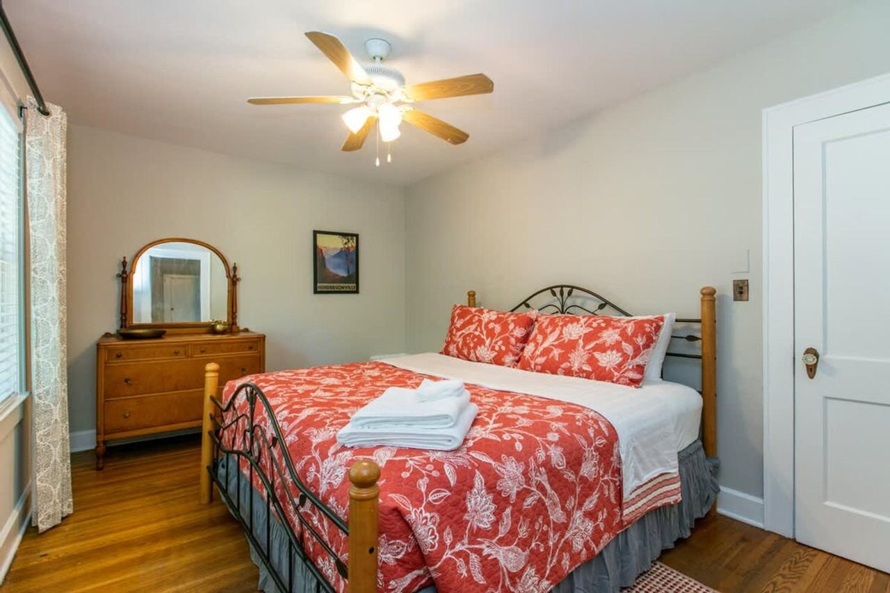 111 Ashwood Rd #1597195P - Photo 7 of 30
