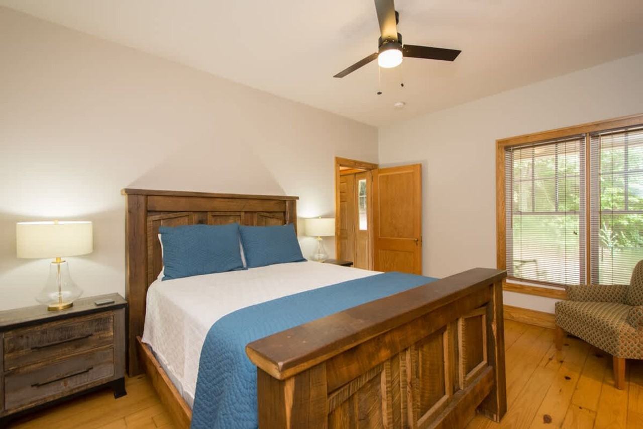 179 N Mountain Ln #1597192P - Photo 4 of 37