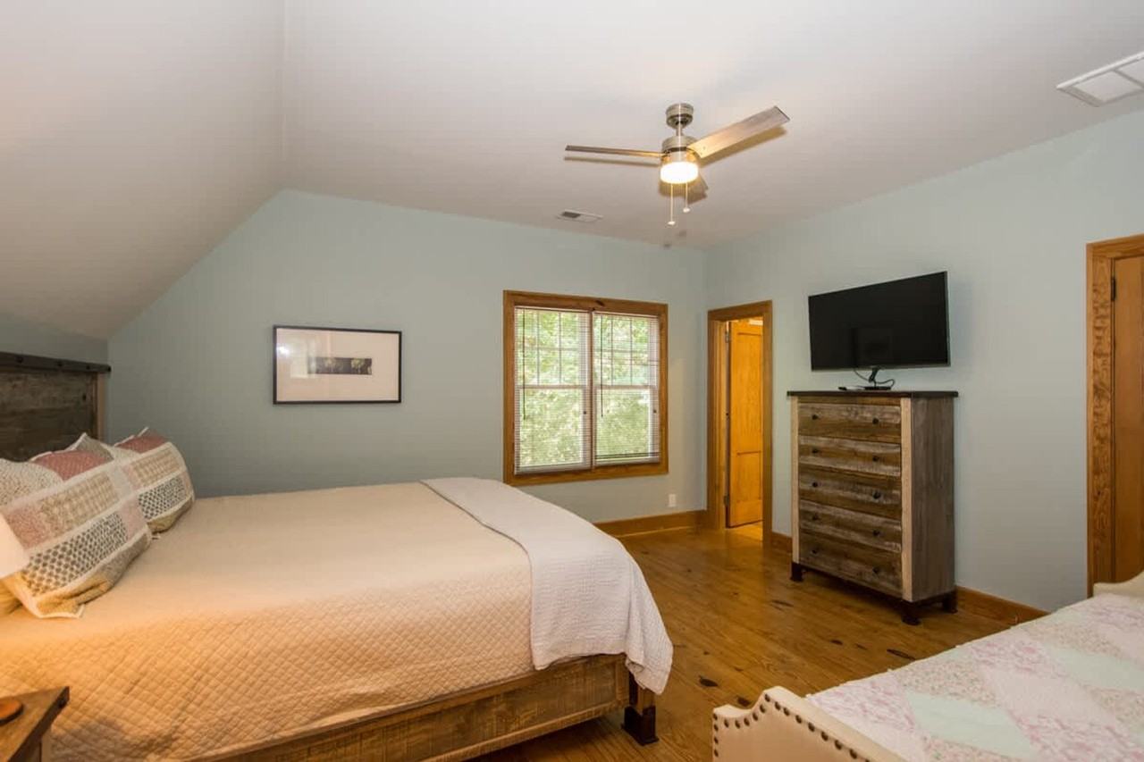 179 N Mountain Ln #1597192P - Photo 5 of 37