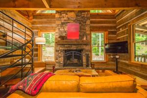 featured image of 615 Pollys Mountain Rd