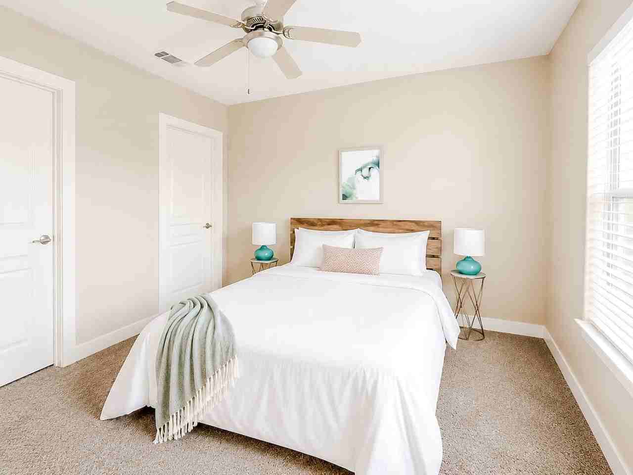 75 Riverfront Dr #1604773P - Photo 7 of 17