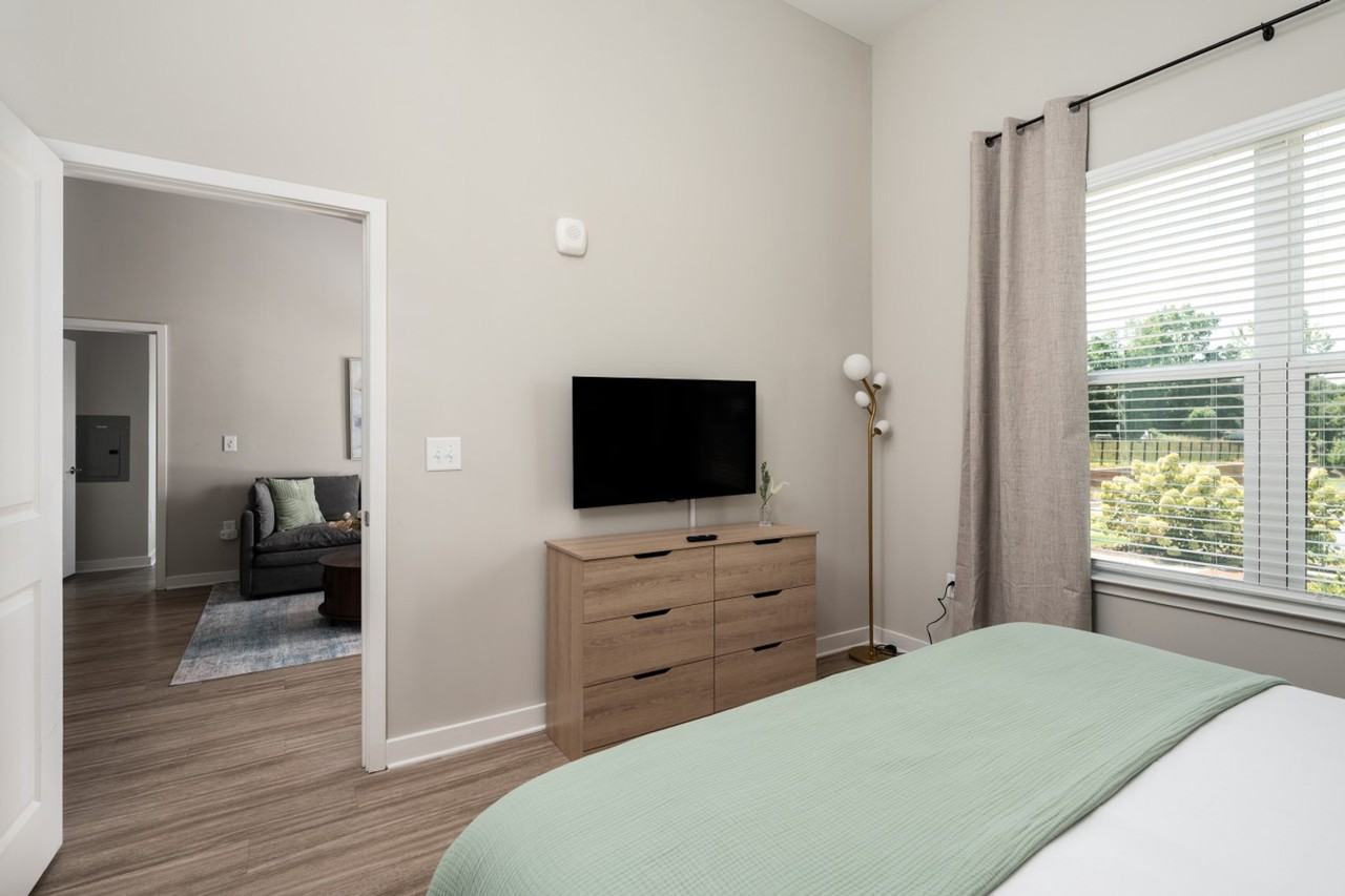 215 Addison Rd #1610796P - Photo 7 of 41