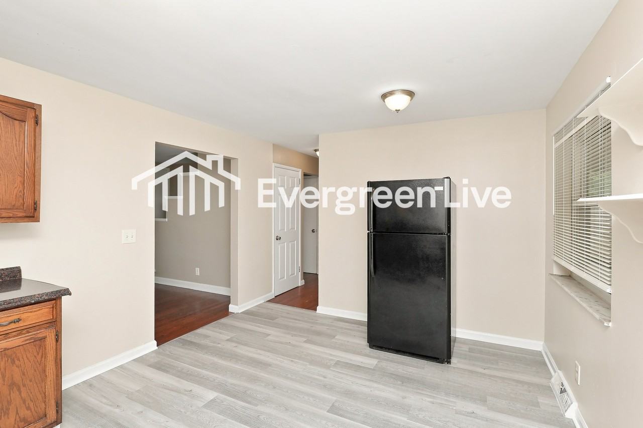 9201 Maverick Dr - Photo 6 of 15